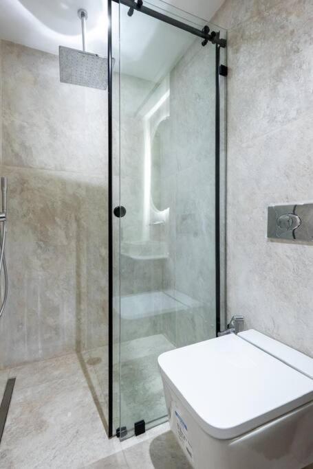 Luxury 2 Bedroom With Mountain View Appartamento *